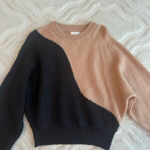 Lush Colorblock Scoop Neck Sweater in Black and Beige-reposh